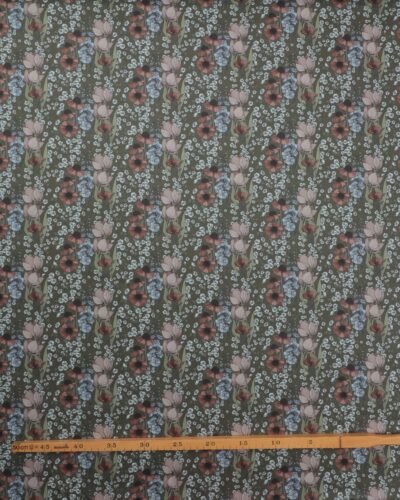 Alternative view of Blomster på grøn bund - Bomuld