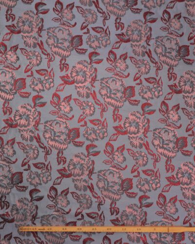 Alternative view of Brokade, grå med blomster og rødt glimmer - Polyester