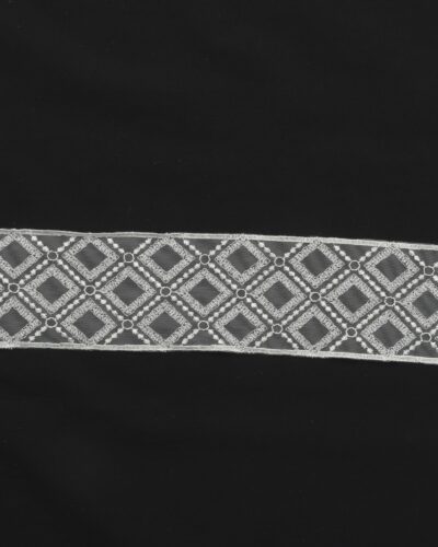 Flødefarvet med tyl - 40 mm