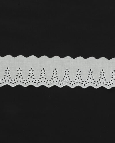 Feston, hvid m. hulmønster - 70 mm