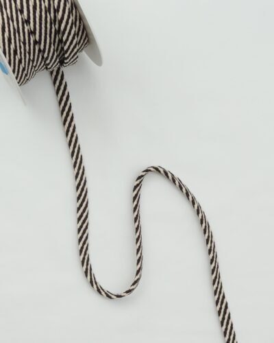 Offwhite/sort, 10 mm flad snøre