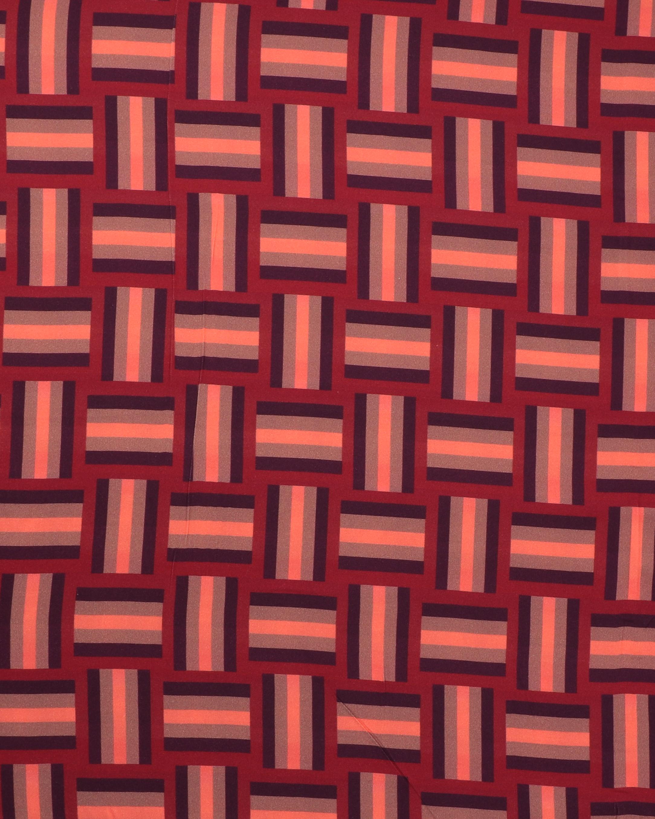 Mønster i bordeaux/rød/orange/lysebrun - Twillvævet viskose 3 Mønster i bordeaux/rød/orange/lysebrun - Twillvævet viskose