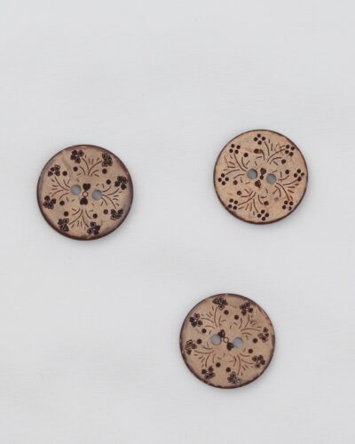 2-huls, blomstermønster - 20 mm kokosknap