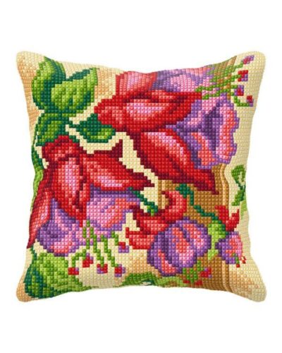 Påtegnet stramaj, røde blomster - ca. 40x40 cm