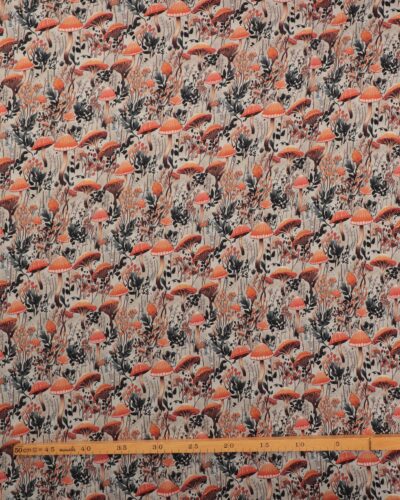 Alternative view of Svampe på beige bund - Isoli