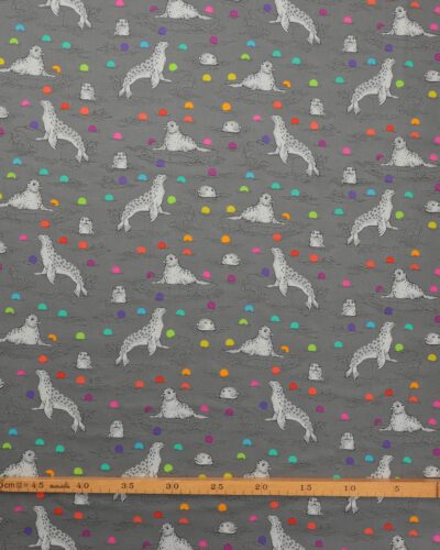 Alternative view of Seal the deal, grå m. spættede sæler - Tula Pink