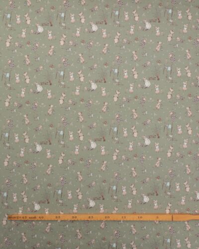 Alternative view of Mus i haven på støvet grøn bund - Jersey