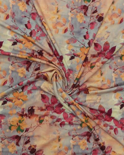 Blomster og blade i røde og orangegule farver - Viskose jersey