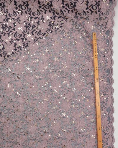 Alternative view of Rosa broderi og palietter på sort brudetyl