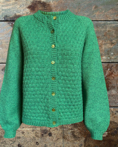 Strikkeopskrift til Katrines Trøje - trøjen som ses på billedet