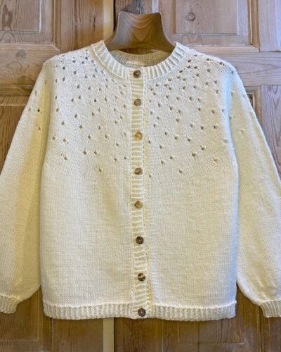 Alternative view of Lineas trøje - strikkeopskrift str. XS - XXXL