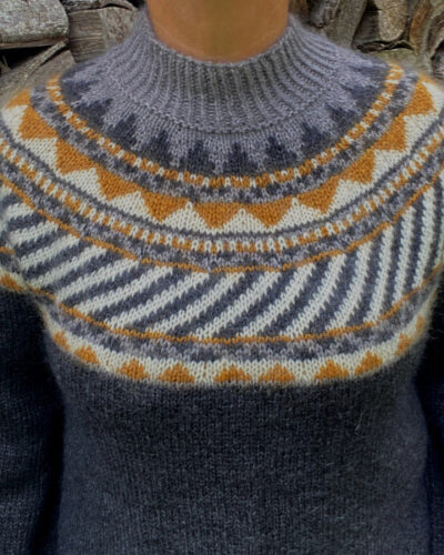 Alternative view of Søster Agnes – strikkeopskrift str. XS – XXXL