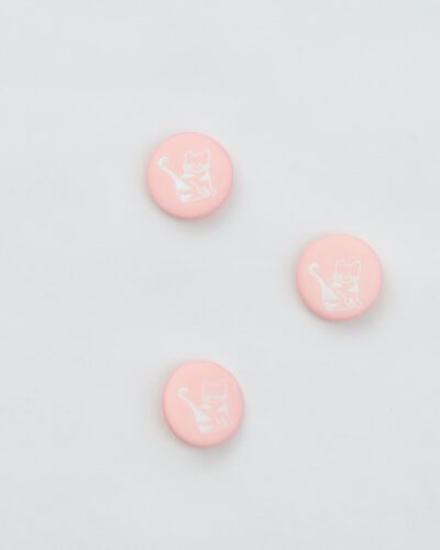 Øjeknap, lyserød med hvid kat - ca. 15 mm