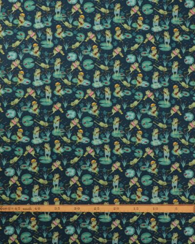 Alternative view of Lake night serenade, frøer på blå bund - Patchwork