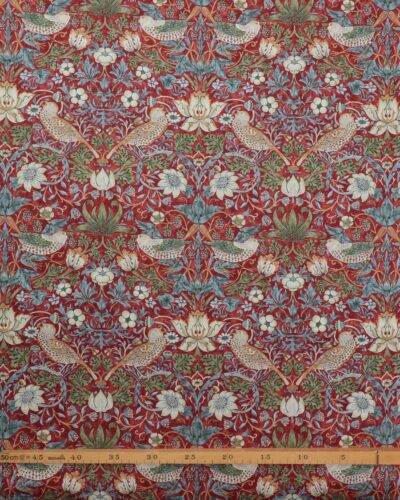 Alternative view of Strawberry thief, red - William Morris