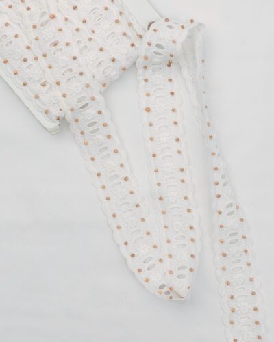 Feston, hvid med knapper og perler - 45 mm