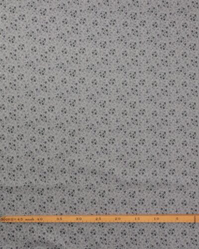 Alternative view of Grå m. små blomster og agern - Patchwork