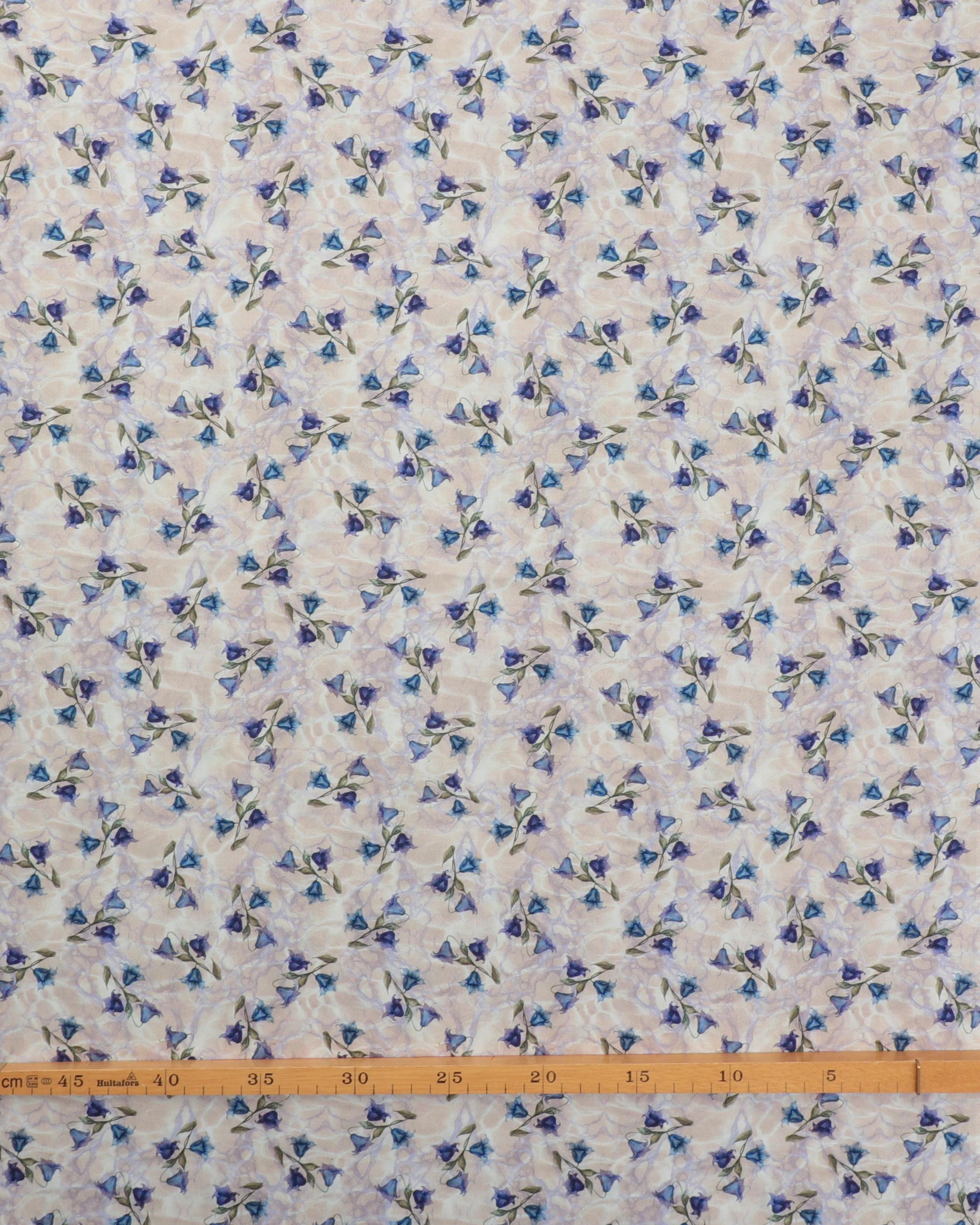 Blålilla klokkeblomster på meleret bund - Patchwork 4 Blålilla klokkeblomster på meleret bund - Patchwork - Billede 2