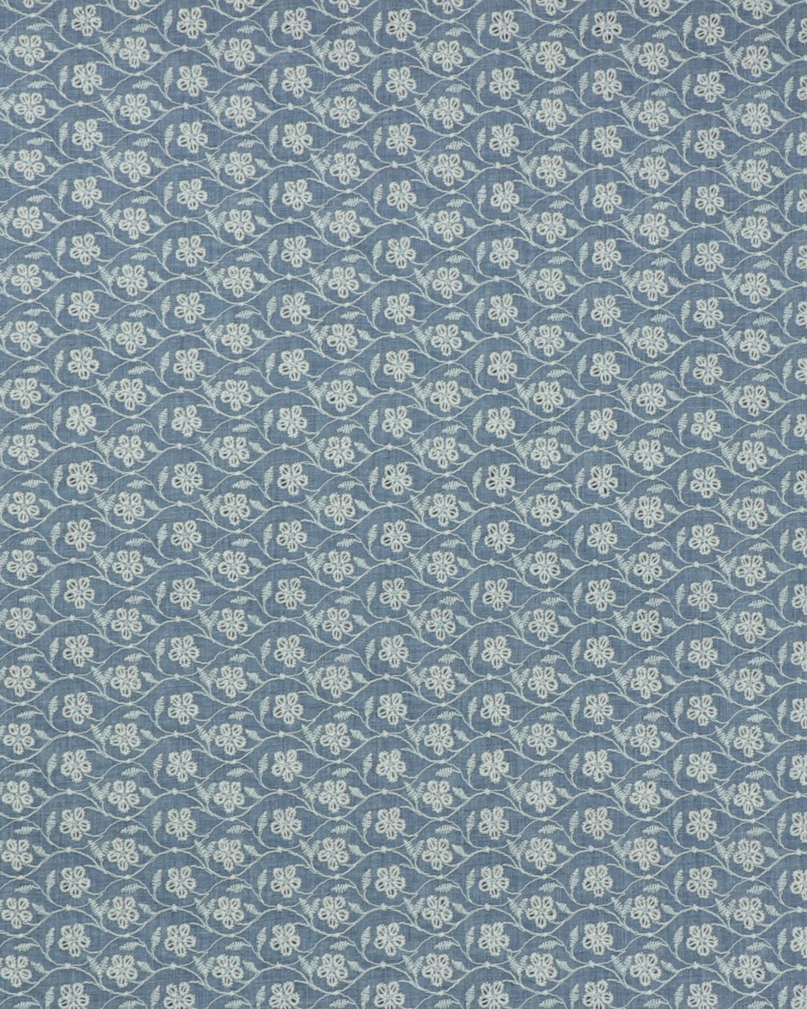 Denimblå med broderet hvide blomster - Bomuld - 100% Bomuld