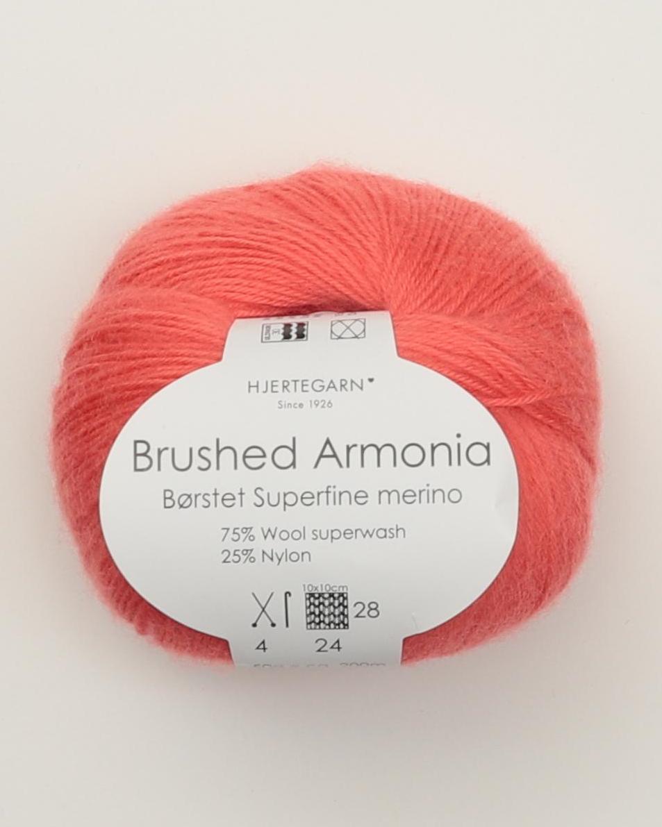 Brushed Armonia fra Hjertegarn i mange farver - 1649 Koral - 25% Nylon, 75% Børstet superfine merino, superwash