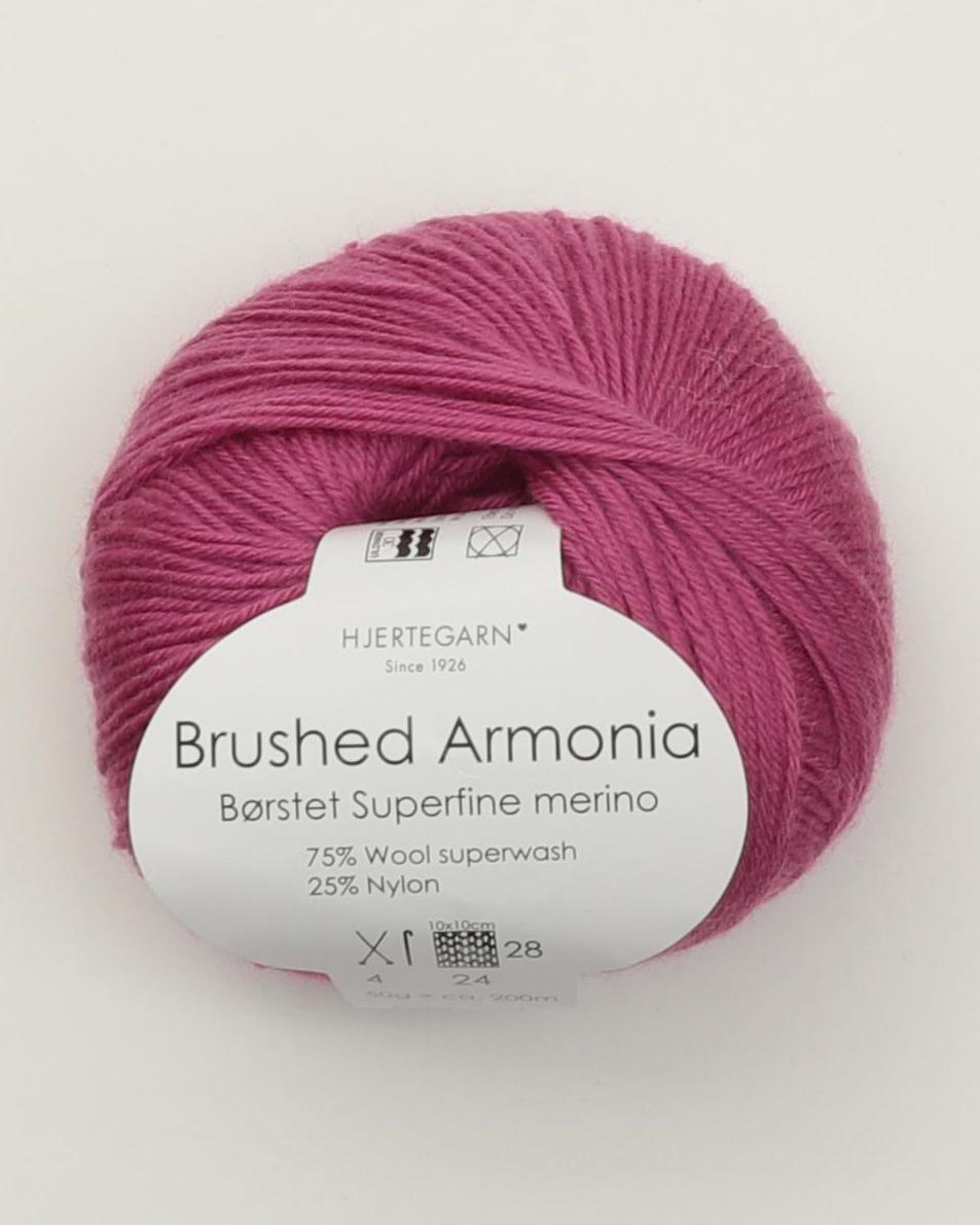 Brushed Armonia fra Hjertegarn i mange farver - 2525 Mørk pink - 25% Nylon, 75% Børstet superfine merino, superwash