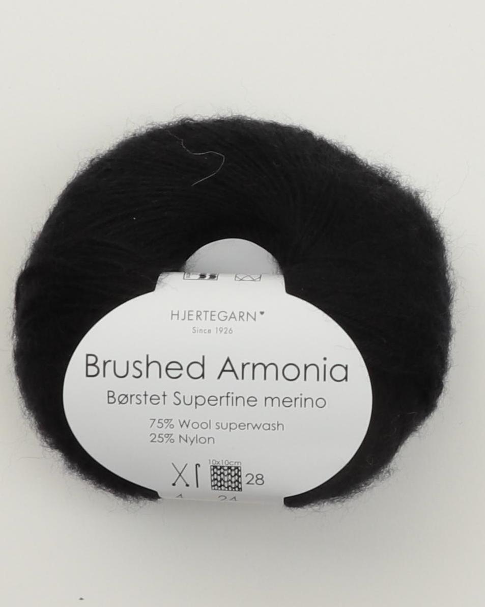 Brushed Armonia fra Hjertegarn i mange farver - 0500 Sort - 25% Nylon, 75% Børstet superfine merino, superwash