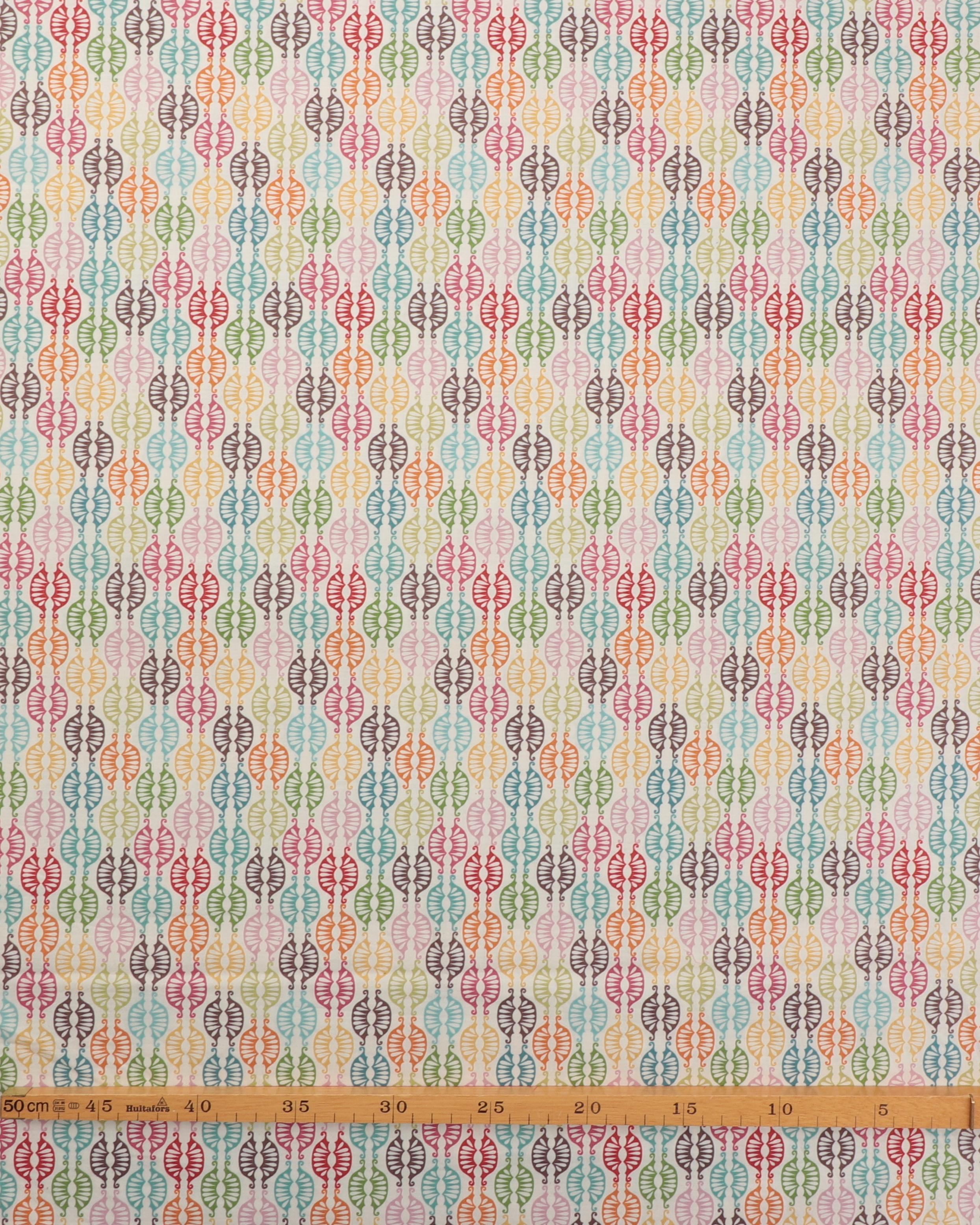 Flødefarvet bund med farvet mønster - Patchwork 4 Flødefarvet bund med farvet mønster - Patchwork - Billede 2