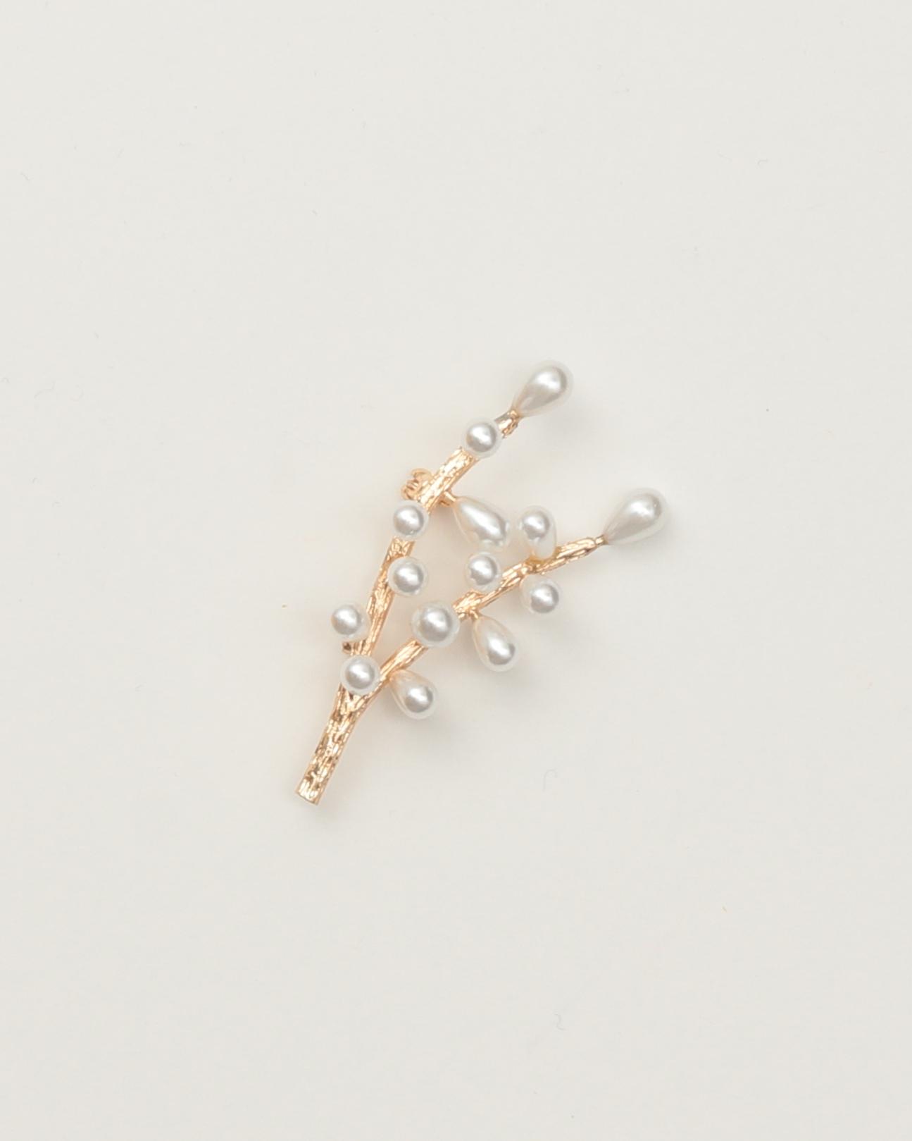 Broche med gren og dråber, guld - 55 mm