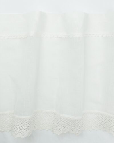 Cafégardin, Offwhite m. blondekant - 45 cm høj