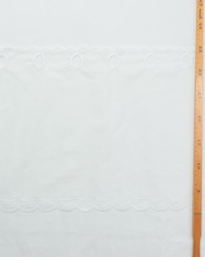 Alternative view of Cafégardin, hvid m. hulmønster langs tungekant - 33 cm høj