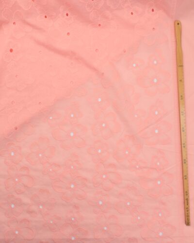 Laksefarvet med store blomster - Broderie Anglaise