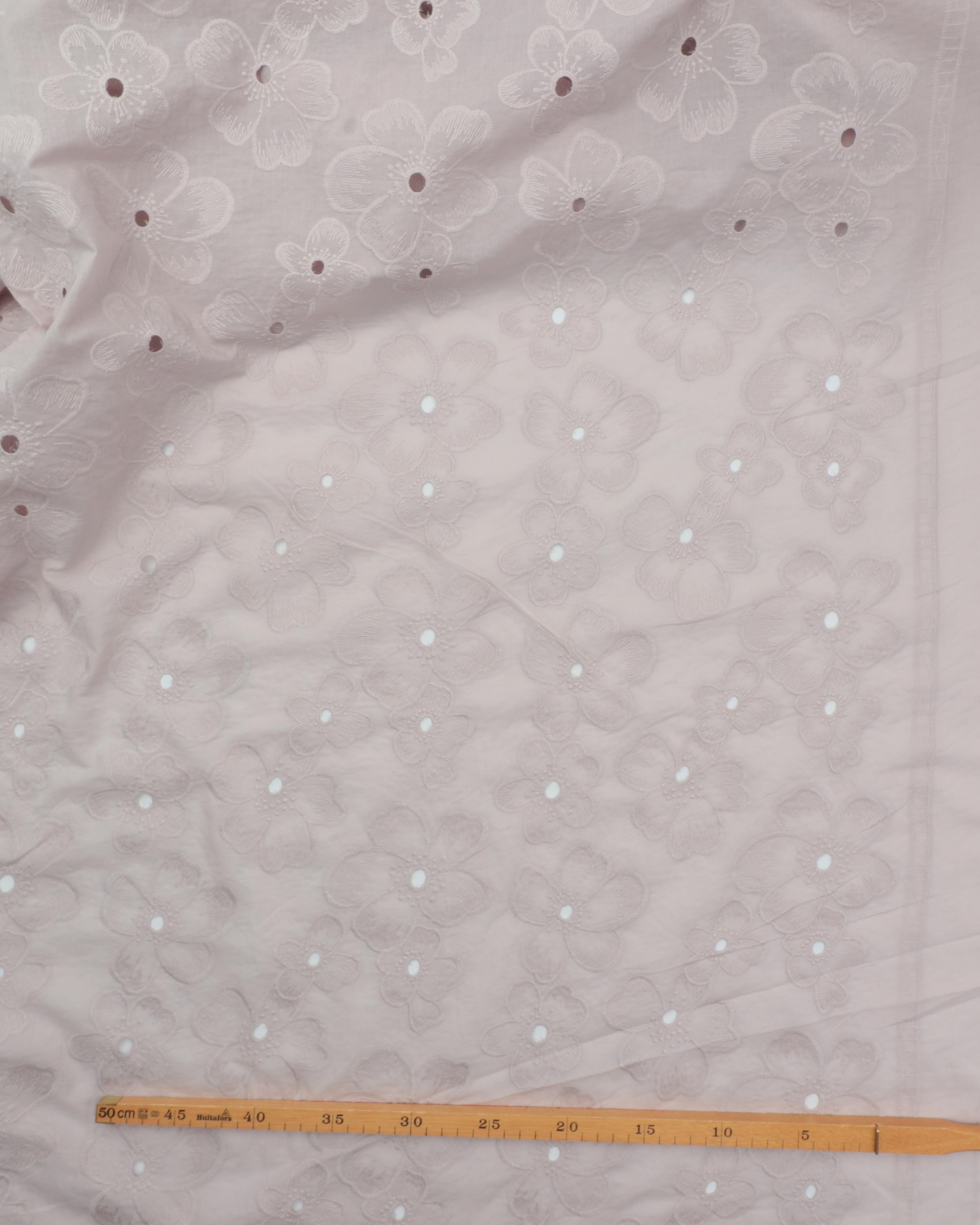 Lys beige med store blomster - Broderie Anglaise 4 Lys beige med store blomster - Broderie Anglaise - Billede 2