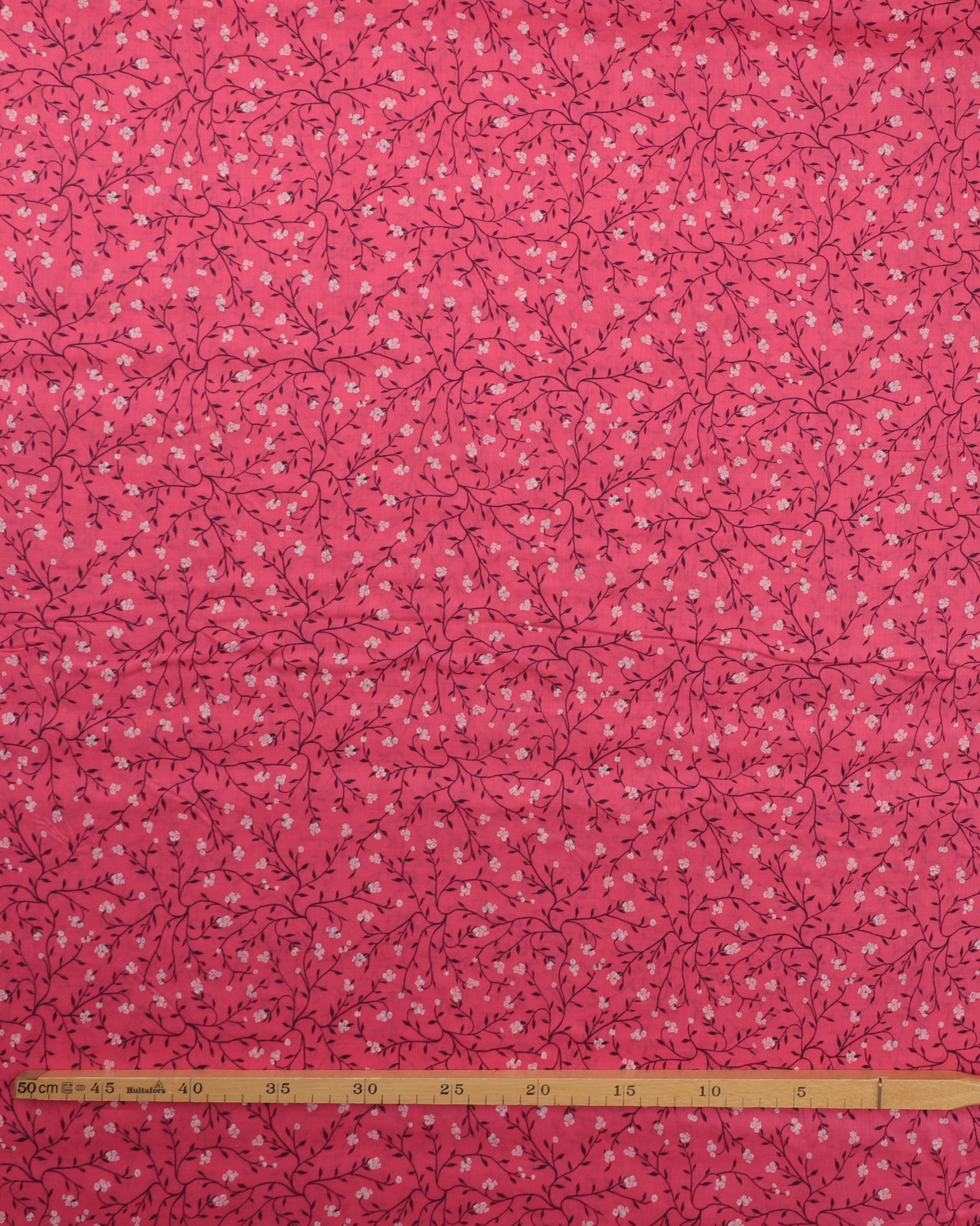 Pink med lyse blomster på sortbrune snerler - Viskose 4 Pink med lyse blomster på sortbrune snerler - Viskose - Billede 2