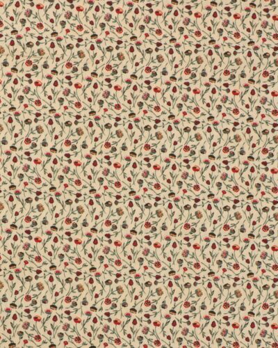 Creme med blomster i røde farver og grønt - Patchwork
