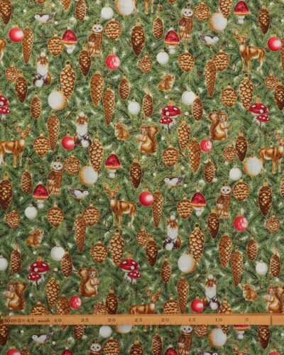 Alternative view of Forest Glen, gran med juleornamenter m. lidt guld - Patchwork