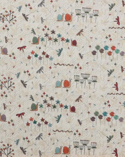 Køb stof online - Billigt stof i mange farver og mønstre 26 Woodland Tale, snegle og guldsmede - Patchwork